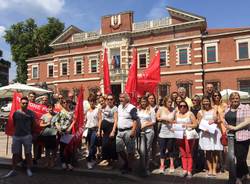 Protesta dei lavoratori della Quiete davanti il Tribunale