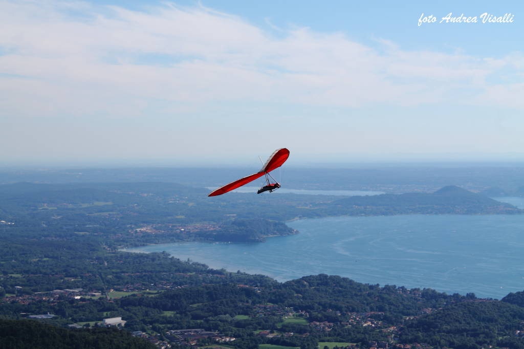 In volo sul Lago Maggiore