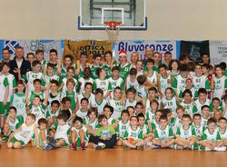 foto di gruppo basket valceresio