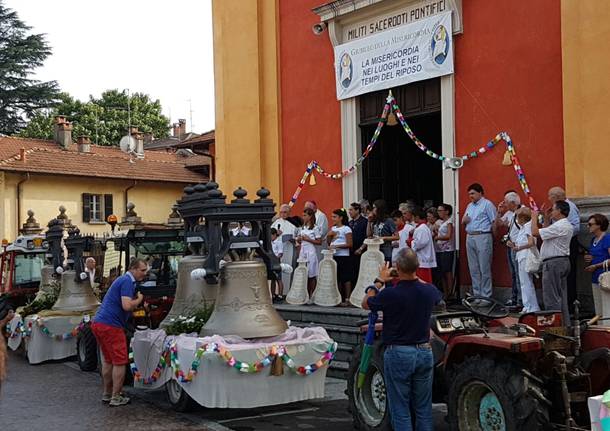 Grande festa a Ispra, sono tornate le campane