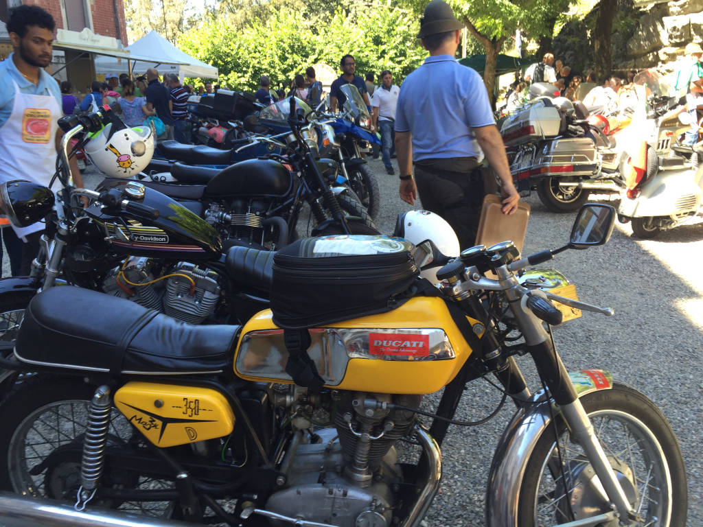 Il motoraduno alpino parte da piazza repubblica