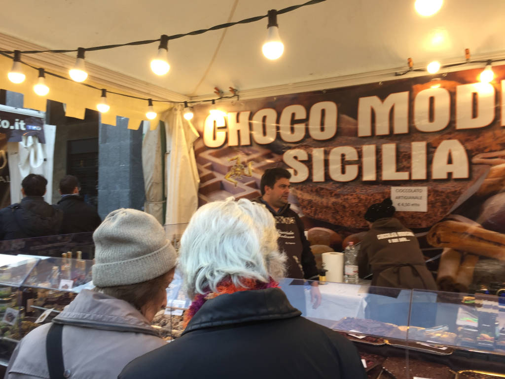 In fila per la festa del cioccolato 