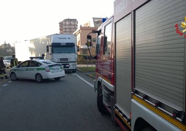 Ciclista travolto da un camion Gallarate 5 dicembre 2016