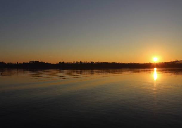 Tramonto sul lago