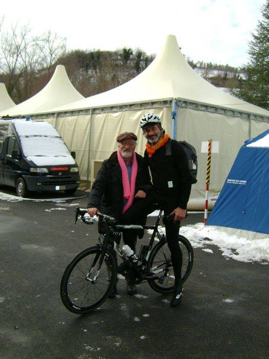 Jemo porta nelle marche gli scaldacollo di Varese