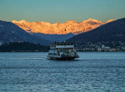 traghetto navigazione lago maggiore laveno mombello ulisse piana