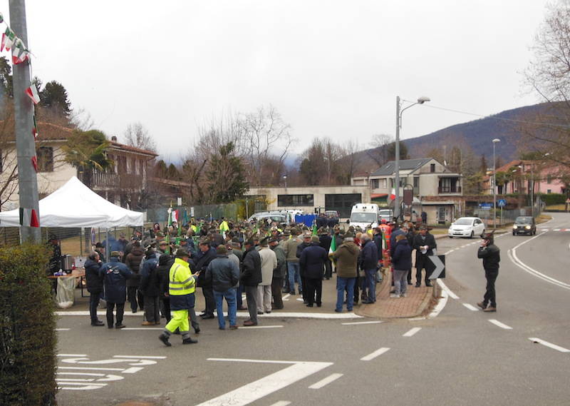 L\'omaggio degli Alpini ai Caduti