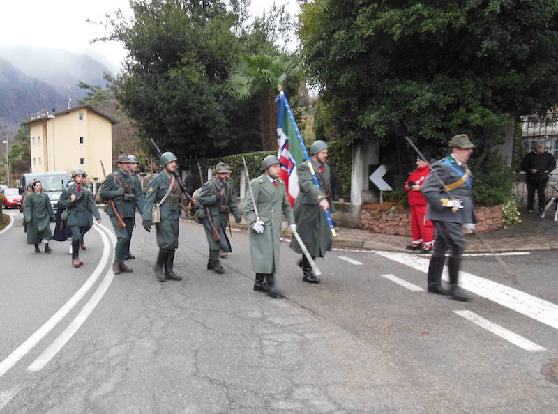 L\'omaggio degli Alpini ai Caduti