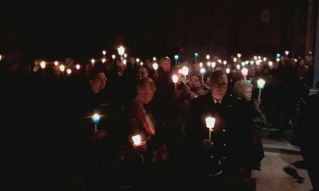 Ceri accesi per salutare Santa Bernadette