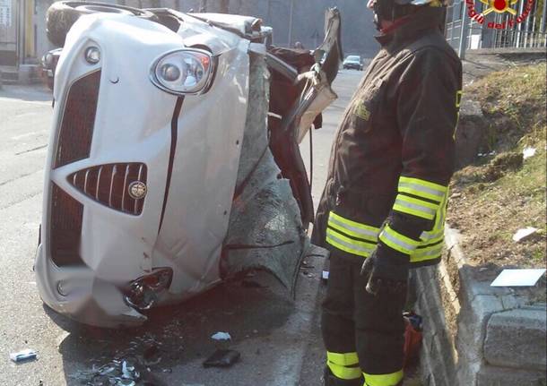 Scontro tra Galliate e Bodio, tre persone ferite