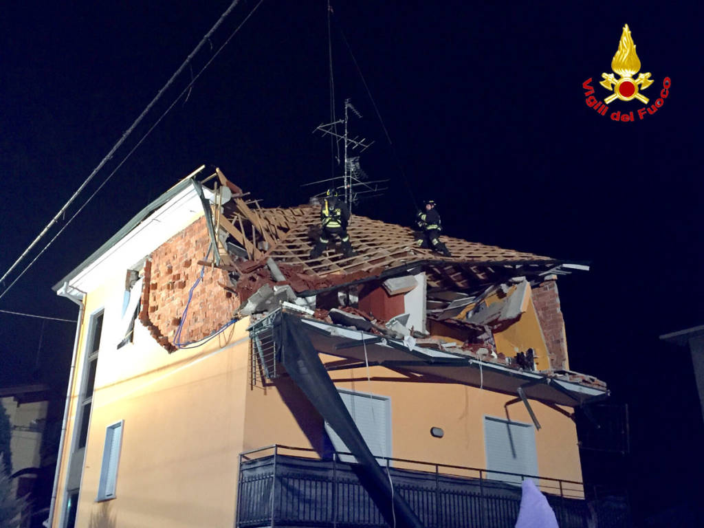 Oggiona Santo Stefano: esplosione, le foto dei Vigili del fuoco