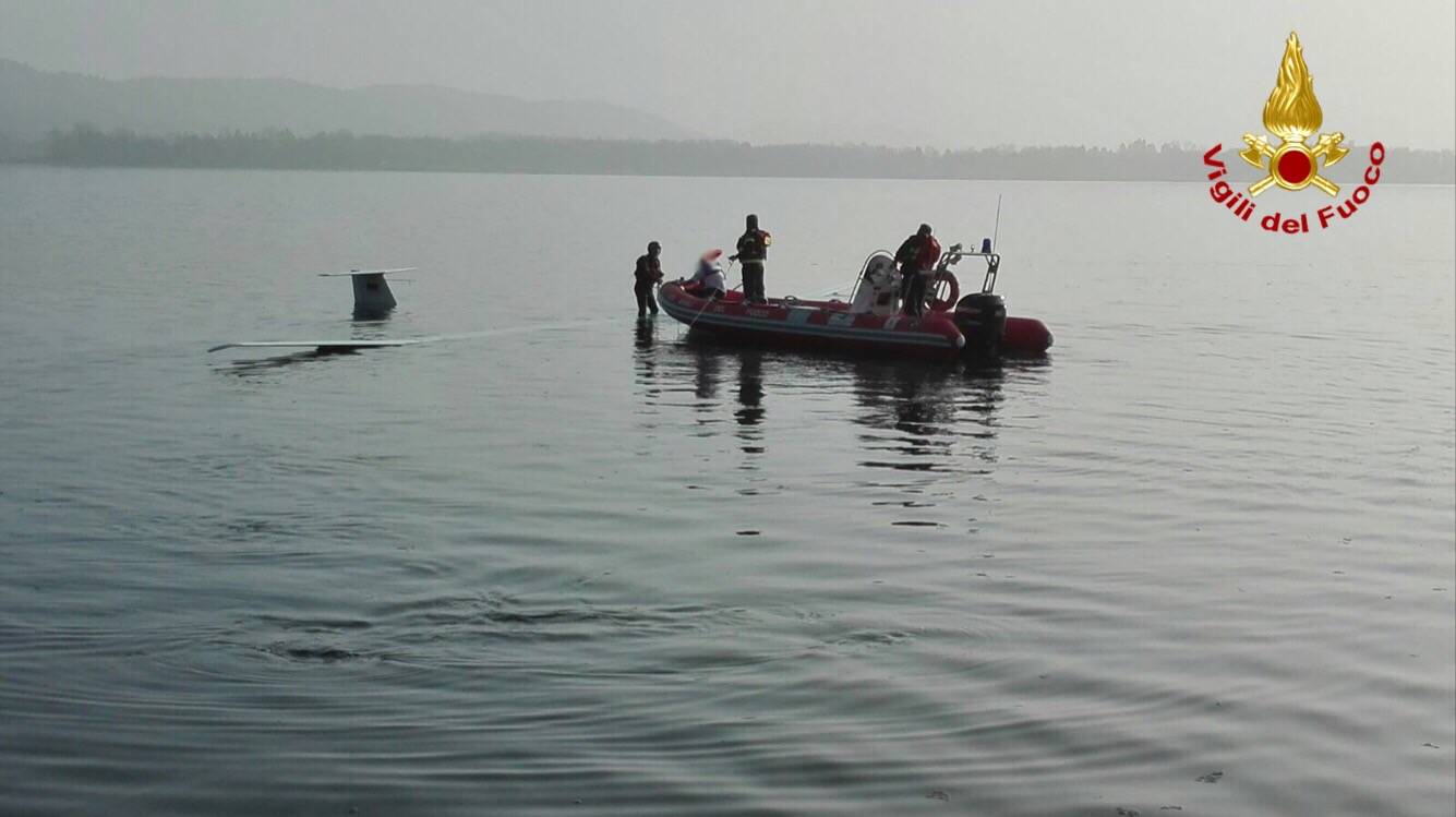 Ammaraggio nel lago, il rientro dei mezzi di soccorso