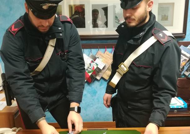 Spacciatore piemontese si rifornisce a Origgio: denunciato