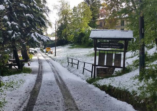 Boarezzo e la Valganna sotto la neve di aprile