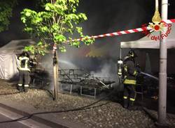 Incendio al mercato pasquale di Como