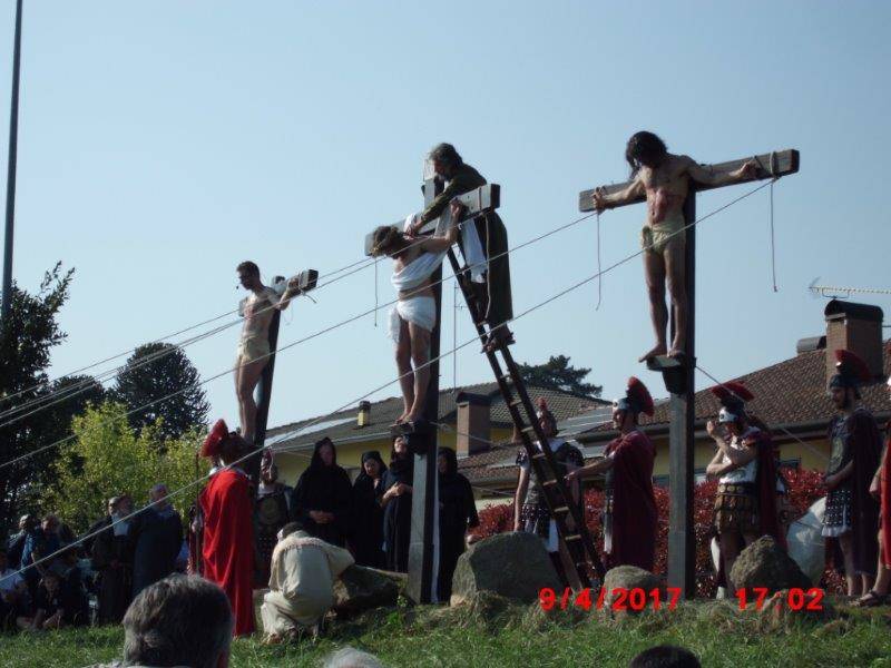 In tantissimi per il "live" della Passione di Cristo