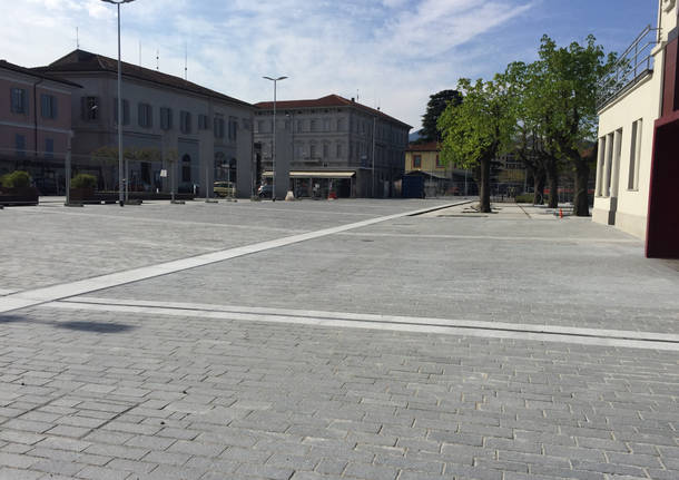 La nuova piazza imbarcadero a Luino