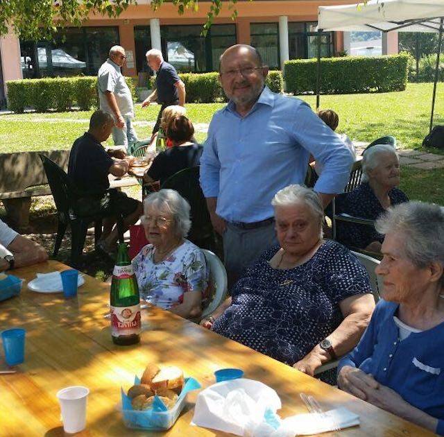 Il grande pic-nic dei nonni