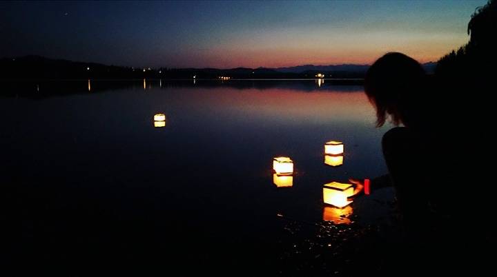 lanterne cinesi sul lago