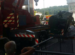 Camion perde carico in Via Martiri della Libertà 