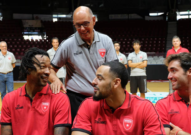 basket presentazione pallacanestro varese 2017