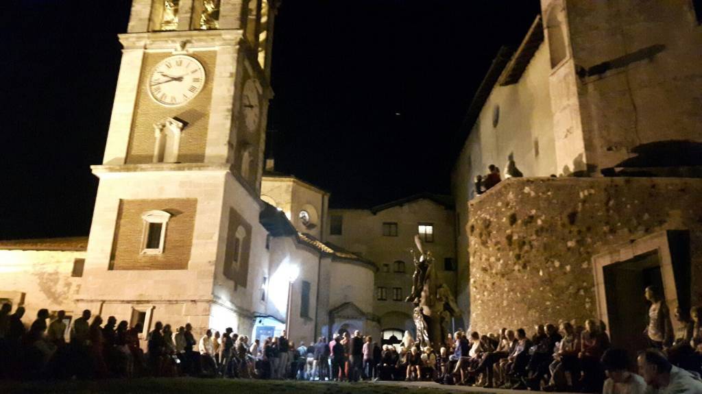 Salita al sacro Monte la sera prima di ferragosto