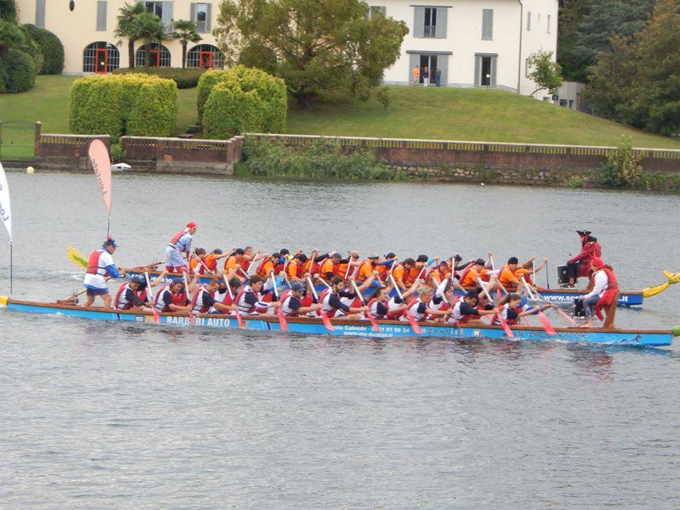 La gara di Dragon Boat a Sesto Calende