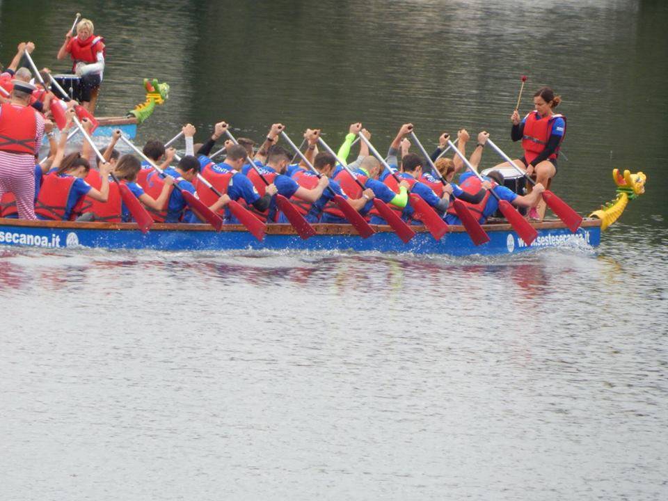 La gara di Dragon Boat a Sesto Calende