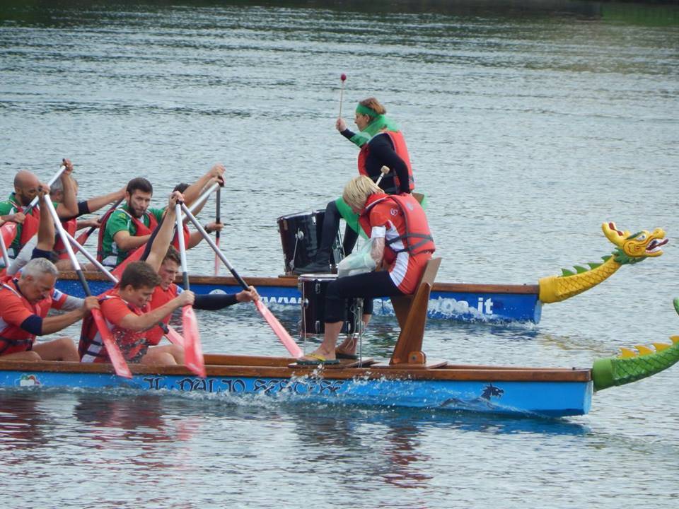 La gara di Dragon Boat a Sesto Calende