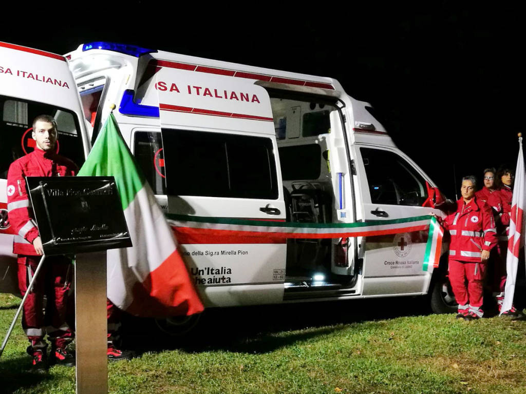 Lavena Ponte Tresa - Donazione Pion ambulanza