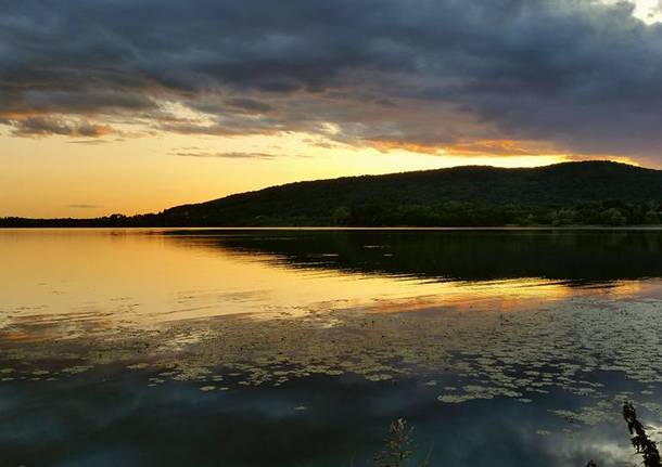 Tramonto al lago di Comabbio