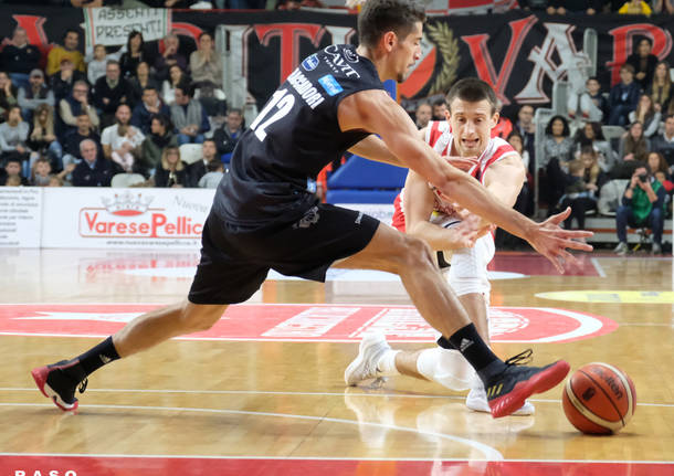 Openjobmetis Varese - Dolomiti En. Trento 93-66