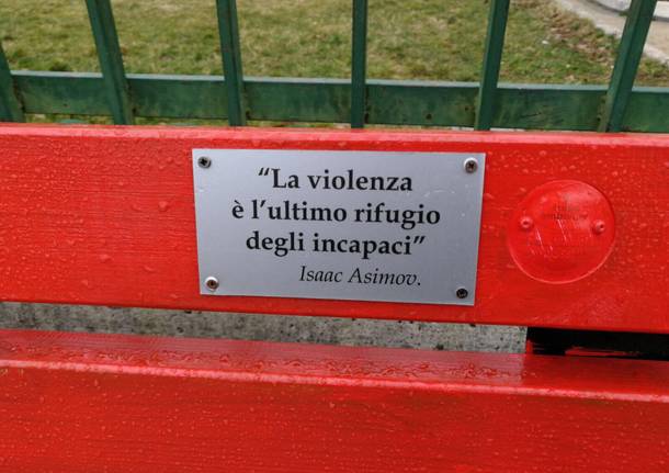 panchine rosse per dire no alla violenza contro le donne alla violenza contro le donne