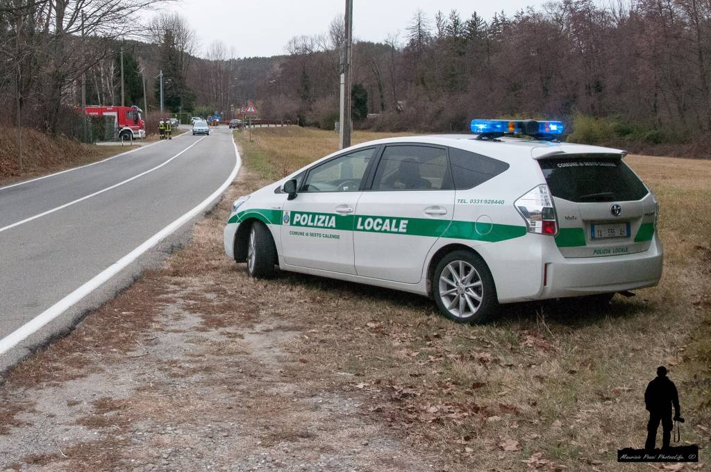 Al lavoro per spegnere l'incendio