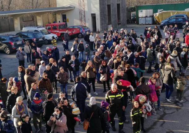 La festa della solidarietà nella caserma dei Vigili del Fuoco