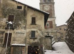 Sacro monte imbiancato dalla neve