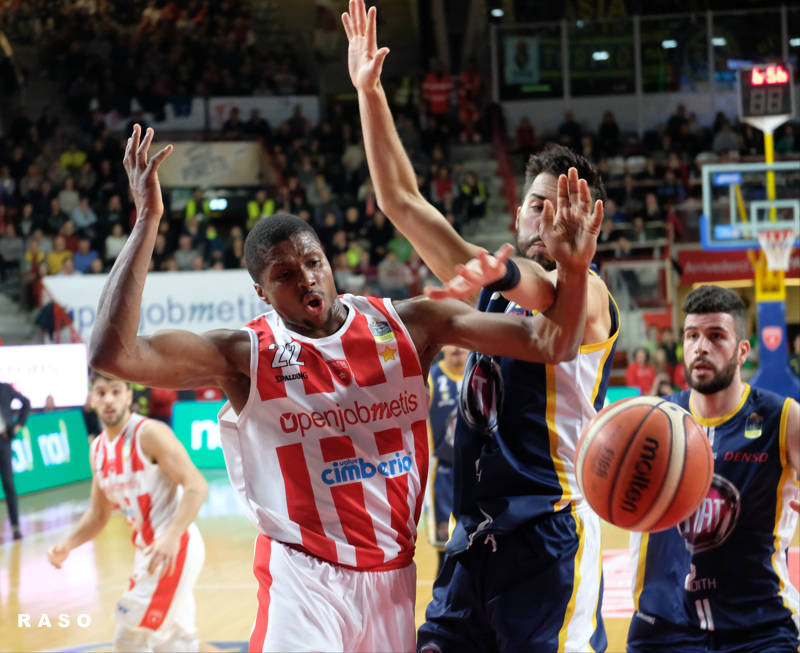 basket Openjobmetis Varese - Fiat Torino 89-92