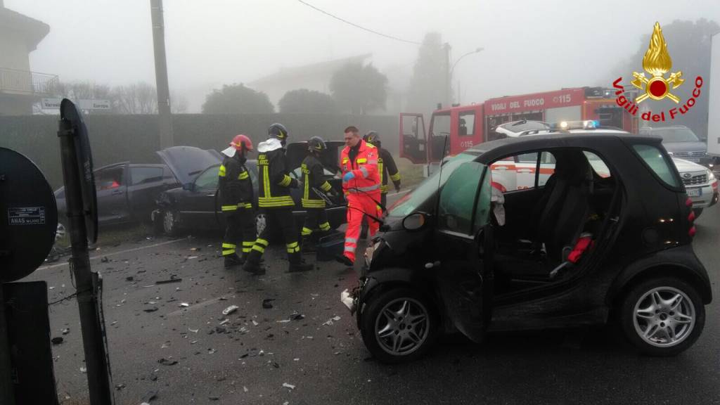 incidente stradale angera 29 gennaio 2018