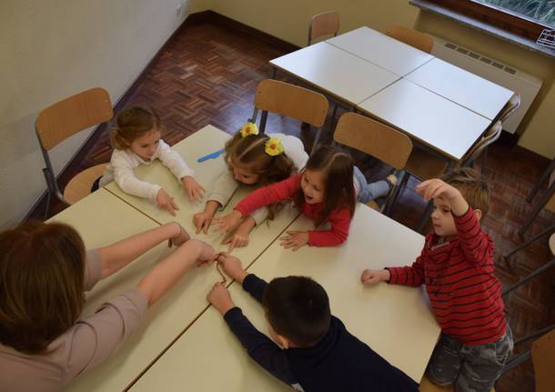 bambini laboratorio scuola