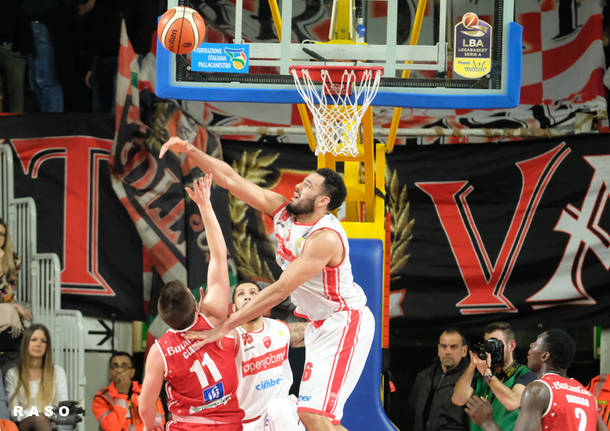 Openjobmetis Varese - VL Pesaro 88-68