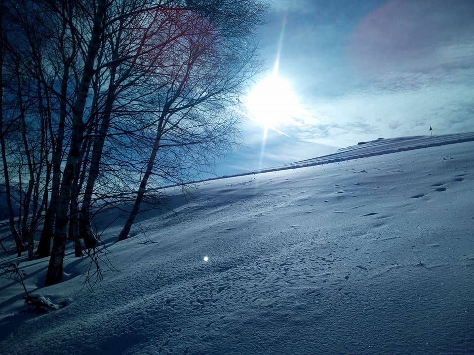 Forcora, si scia con la neve di marzo