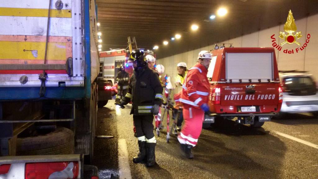 Incidente in A26 con un Tir