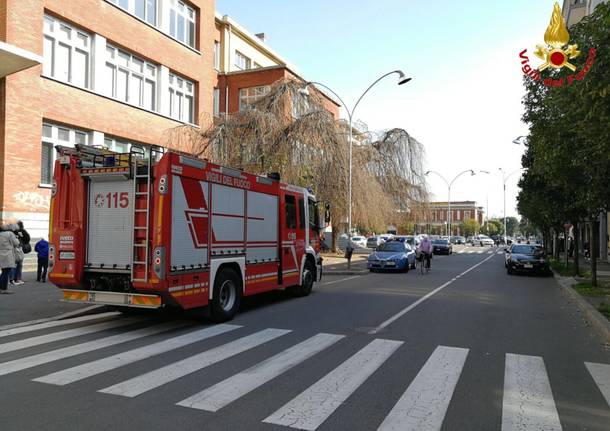 Il crollo alle scuole Bossi