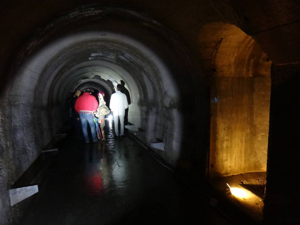 La visita al rifugio antiaerei di Varese