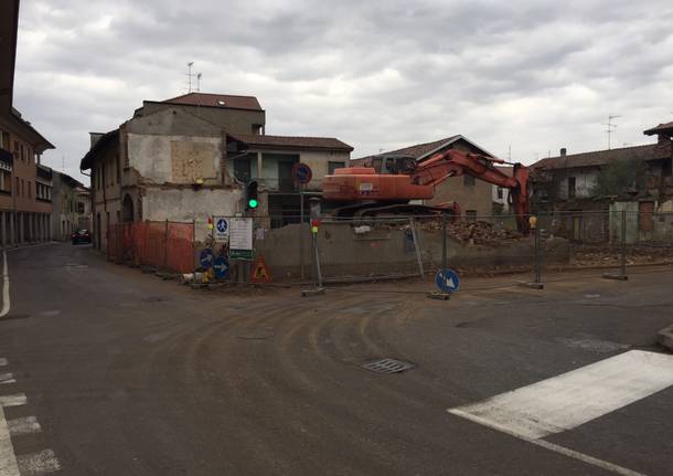 demolizione casa via XI febbraio sacconago