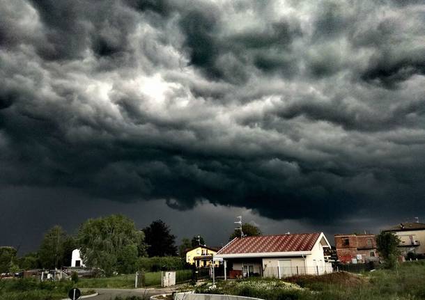 Temporale, cielo nero sul Varesotto