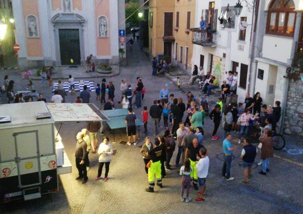 Arriva il gelato, la piazza si anima