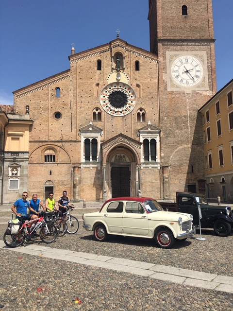 In pellegrinaggio da Santa Rita