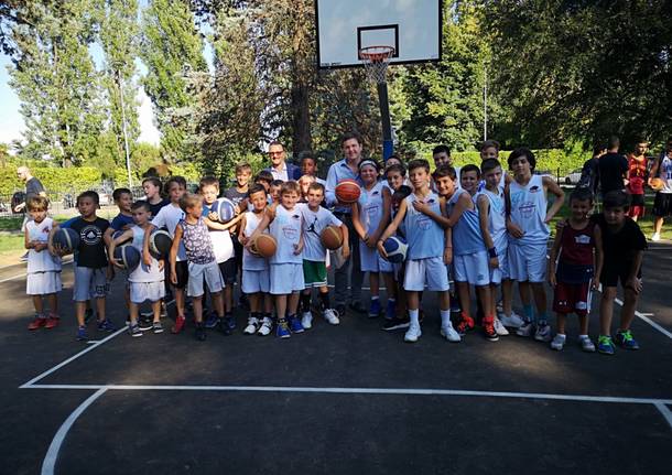 Inaugurazione del campo da basket ai Ronchi