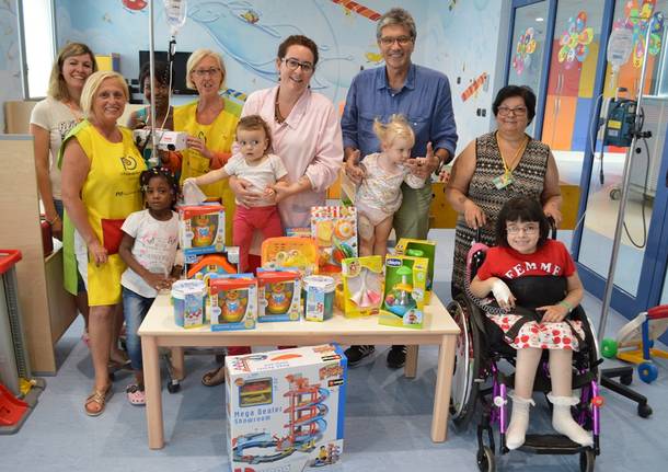 donazione giocattoli alla pediatria